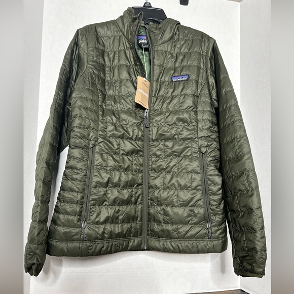 NWT($239) Patagonia Women’s Nano Puff Pine Needle Green Size Small - Picture 2 of 6